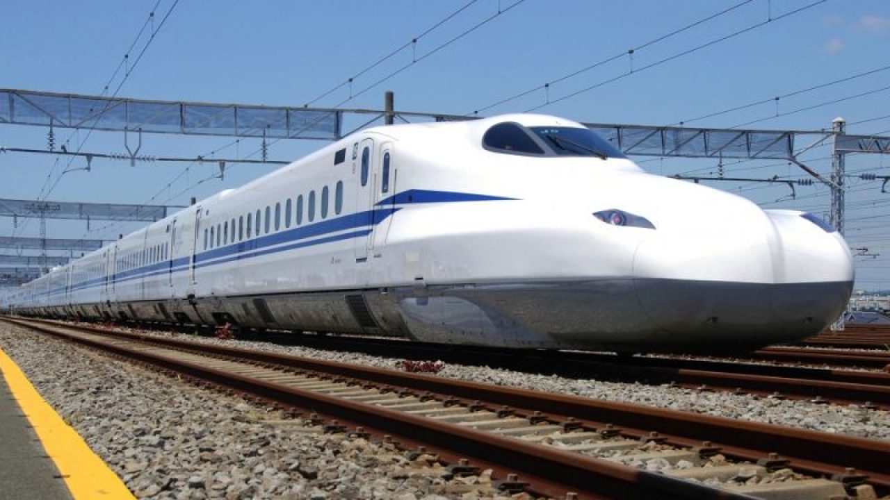 Novo trem-bala começa a operar no Japão