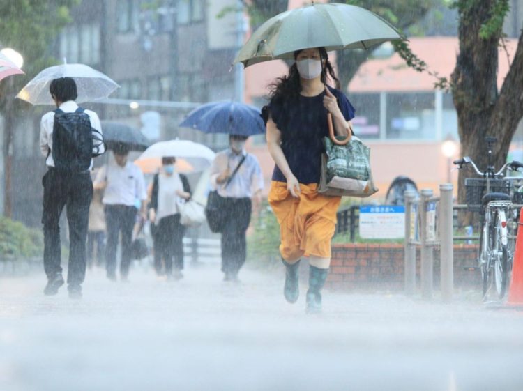 Regiões de Tohoku e Hokkaido serão atingidas por fortes chuvas no sábado