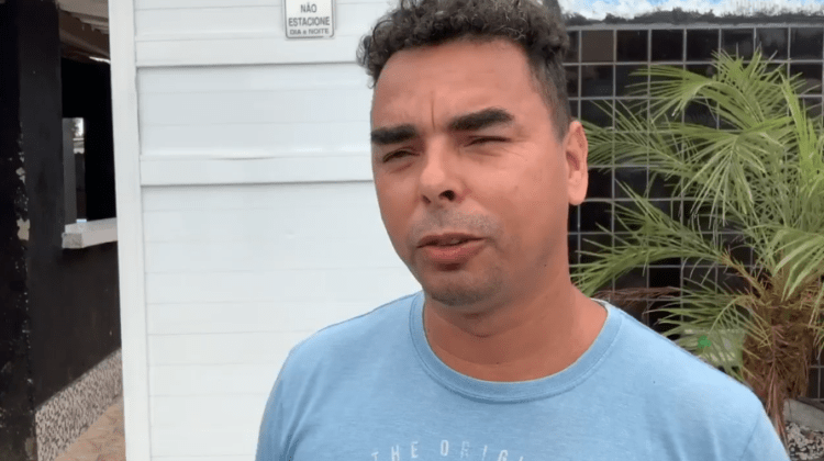 Ex-coletor de lixo, realiza dia de princesas e príncipes para crianças carentes do bairro Vila Margarida em São Vicente.