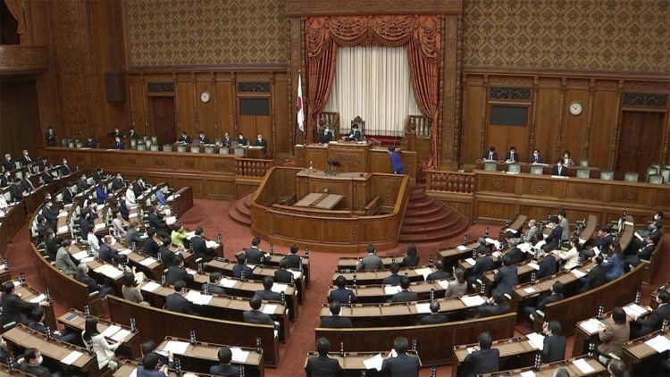 Parlamento japonês decide lei que regulará a vacinação contra a COVID-19