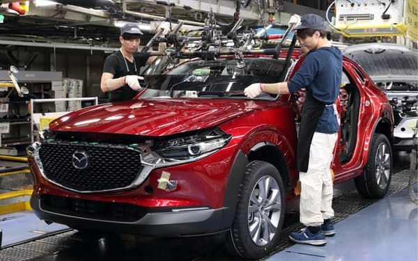 Falta de semicondutores leva Honda e Mazda a diminuírem produção de veículos