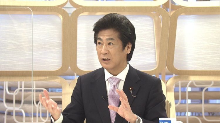 Governo japonês promete transparência no fornecimento de informações sobre possíveis efeitos colaterais da vacina contra Covid-19