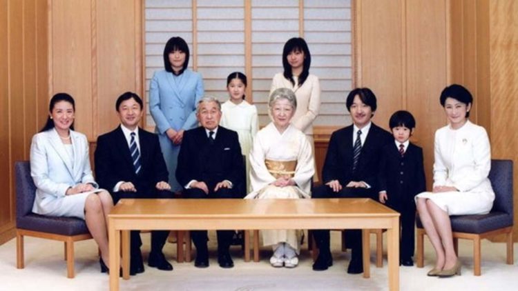 Painel do governo do Japão inicia discussão sobre sucessão imperial