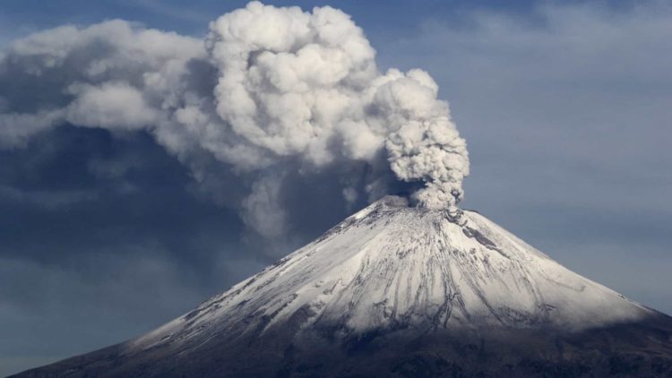Aumenta o nível de alerta  com a erupção do vulcão no sudoeste do Japão