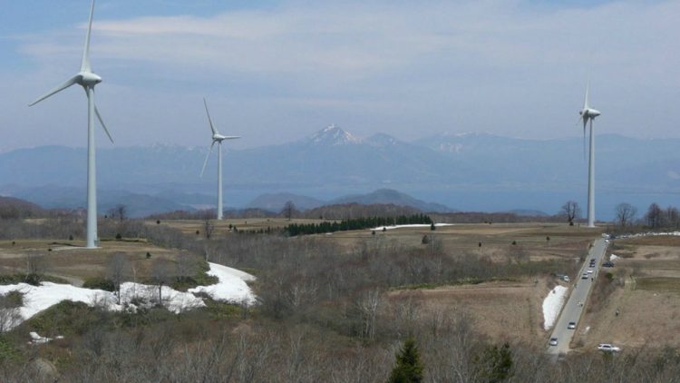 O Japão planeja reduzir o tempo de aprovação de projetos de energia renovável