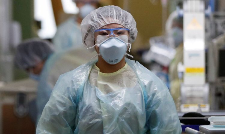 Em ritmo acelerado, mortes por Covid-19 chegam a 10 mil no Japão