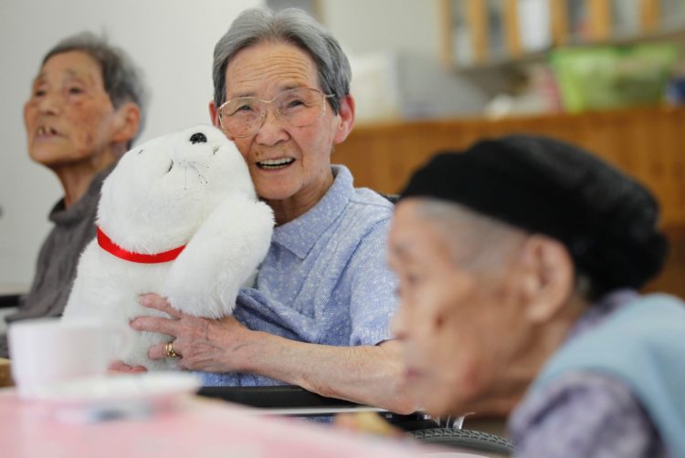 Japão vai fornecer kits de teste de antígeno a asilos e hospitais