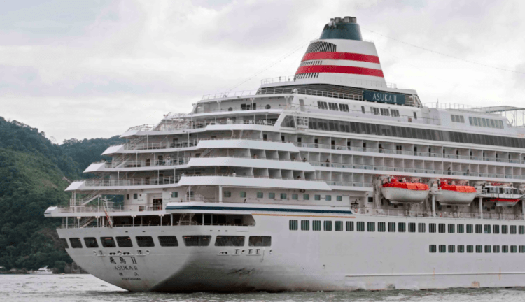 Passageiro de navio testa positivo para covid-19