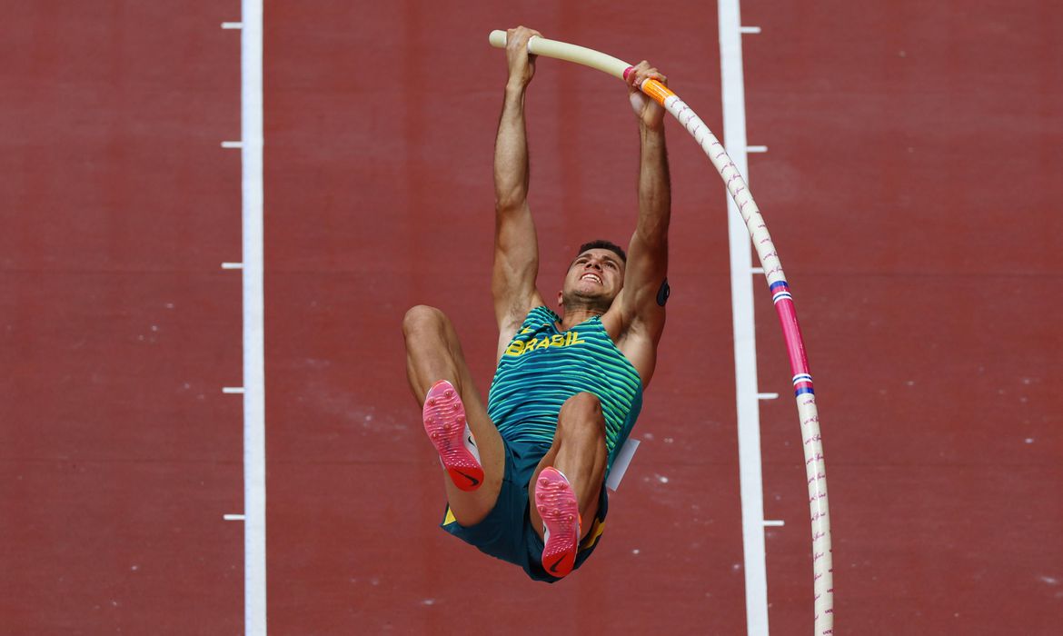 Salto com vara: Thiago Braz garante vaga na final em Tóquio