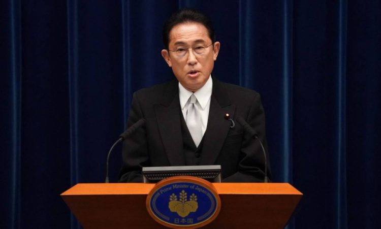 Kishida Fumio promete combater crise do coronavírus no Japão