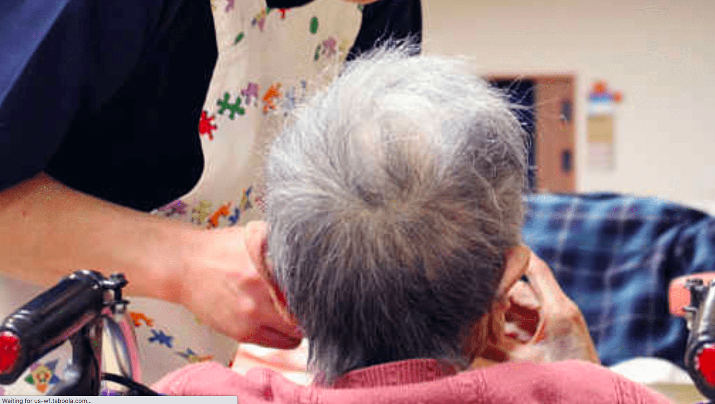 Funcionária é presa por agredir idosa de 91 anos