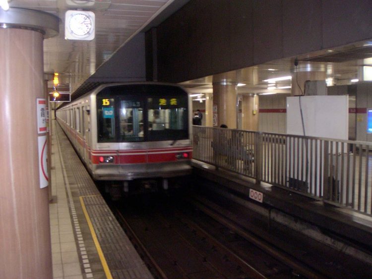 Ataque com gás sarin em metrô de Tóquio completa 27 anos
