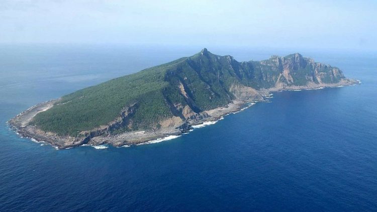 Navios do governo chinês invadem águas territoriais do Japão