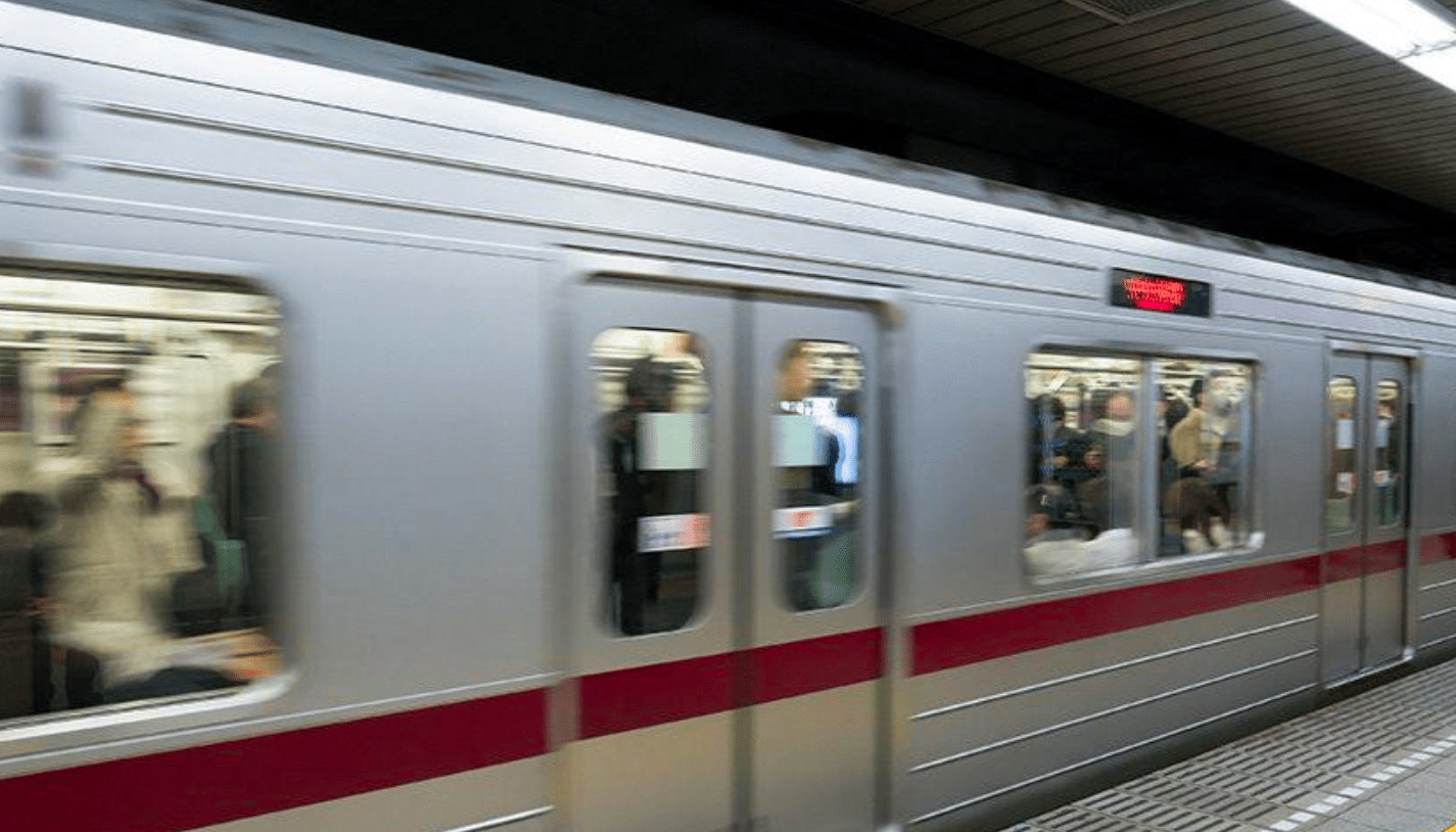 Funcionário do Ministério das Finanças é preso por agredir passageiro em trem