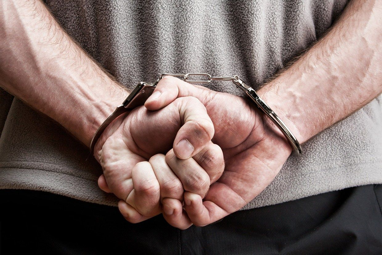 Homem procurado pela justiça por agressão é preso em Okinawa