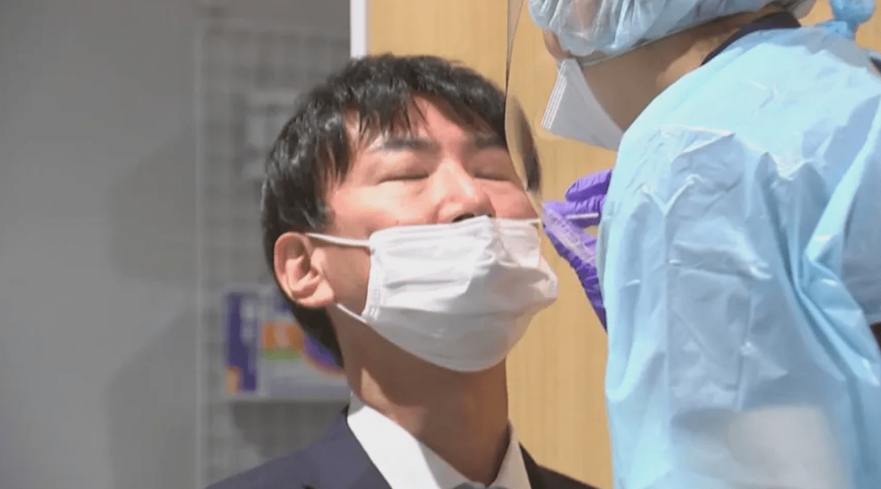 Japão planeja cobrar por exames e tratamento da Covid-19