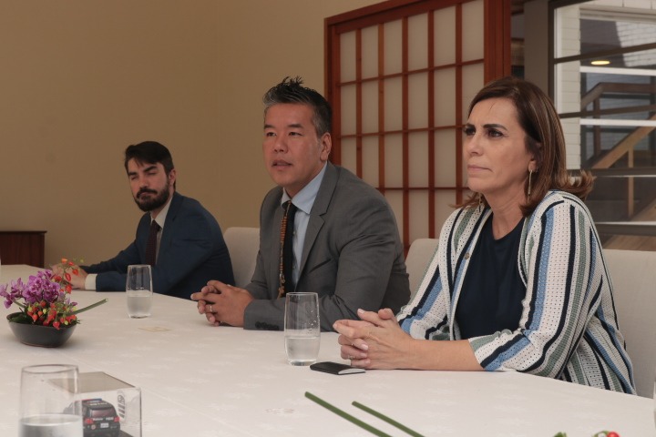 Jhony Sasaki e Rosana Valle ( Tema visto para Yonsei )