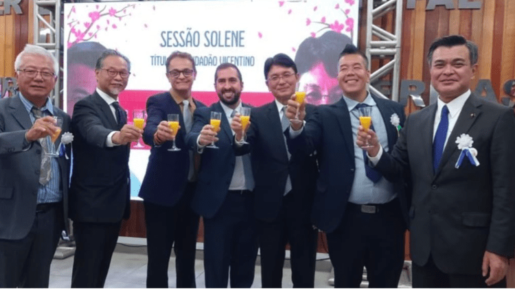 Comitiva japonesa de Naha são recebidos pelo vereador Jhony Sasaki em Câmara Municipal de São Vicente, SP