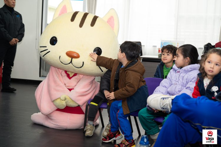 Evento promove a importância e uso apropriado do número de chamada de emergência da polícia japonesa “Dia do 110”