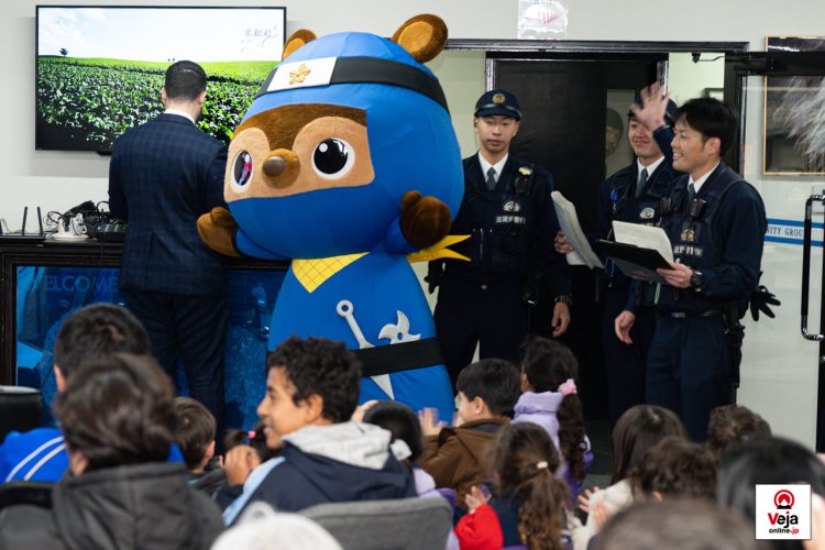 Evento promove a importância e uso apropriado do número de chamada de emergência da polícia japonesa “Dia do 110”