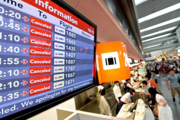 Mais de 200 voos são cancelados no Aeroporto de Haneda em Tóquio
