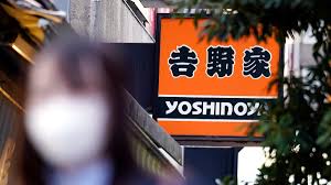 Homem é condenado à prisão por pegadinha com comida em restaurante de carne bovina em Osaka