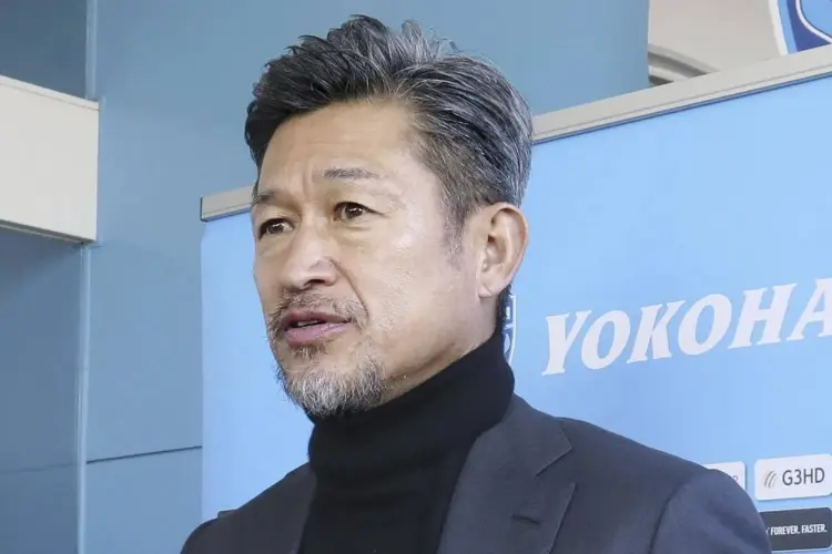Aos 58 anos, King Kazu segue fazendo história no futebol