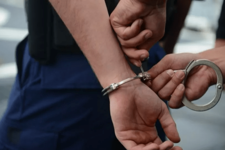 Polícia de kanagawa prende quadrilha que exportava carros de luxo roubados