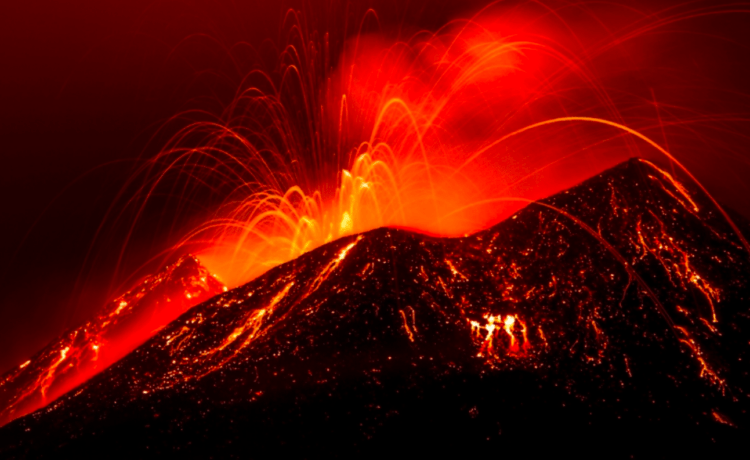 Especialistas japoneses apresentam plano de como lidar com uma possível erupção do Monte Fuji