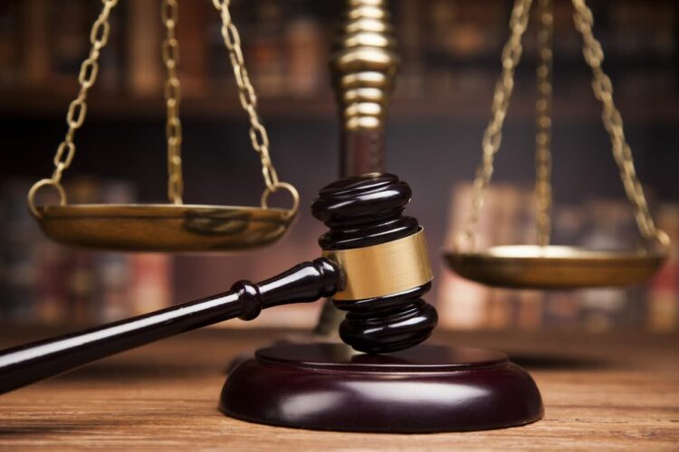 Justiça condena homem a 5 anos de prisão por agredir a mãe até a morte em Mie