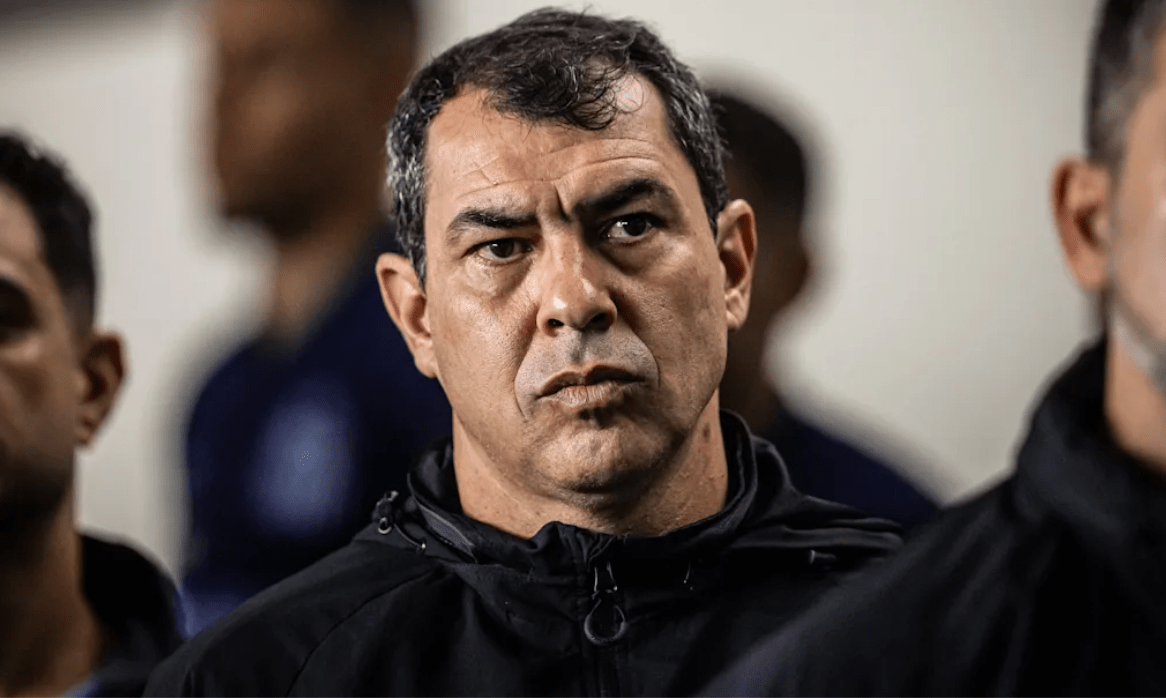 Time de Nagasaki entra com ação contra Fábio Carille