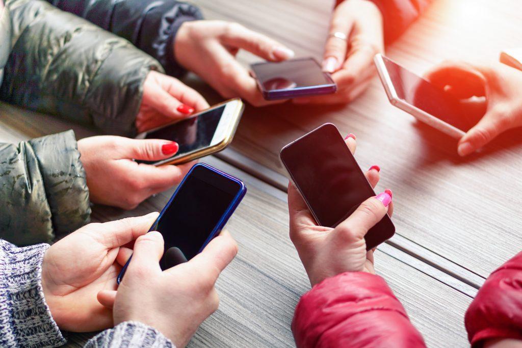Clínica contra vício em celular