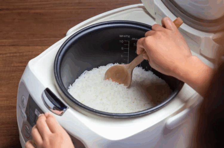 Panasonic lança panela elétrica com IA que melhora qualidade do arroz