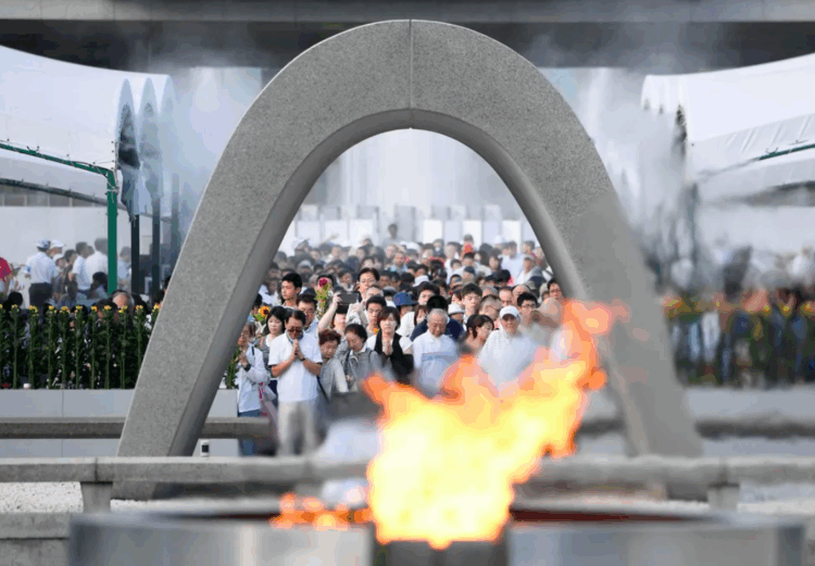 Hiroshima marca 80 anos do bombardeio atômico com cerimônia e apelos pela paz