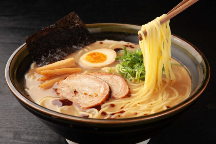 Estudo em Yamagata relaciona consumo frequente de ramen a maior risco de mortalidade