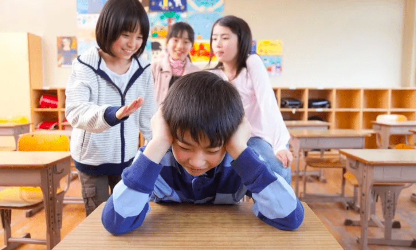 Japão registra recorde de faltas escolares e casos de bullying no ano fiscal de 2024