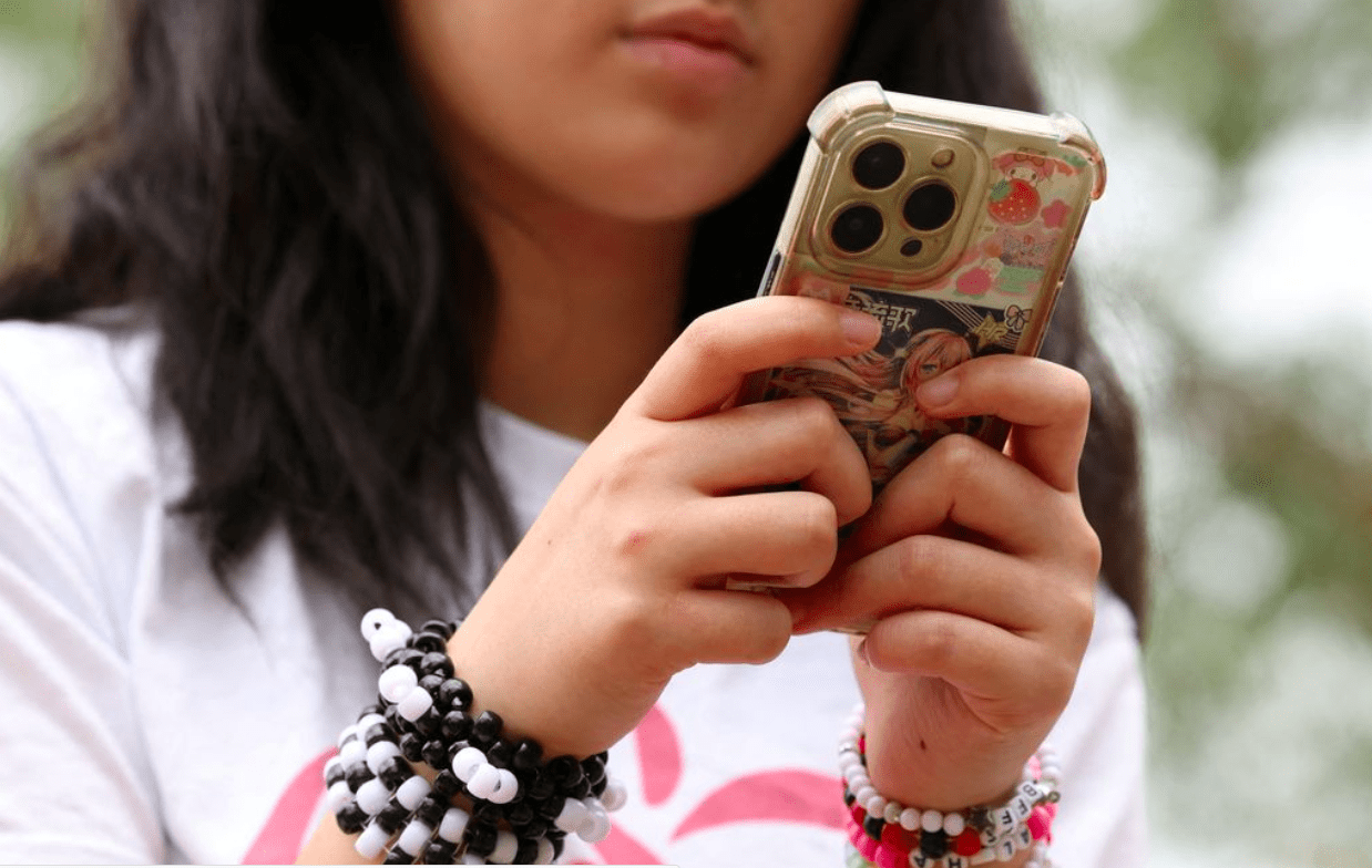 Austrália proíbe redes sociais para menores de 16 anos