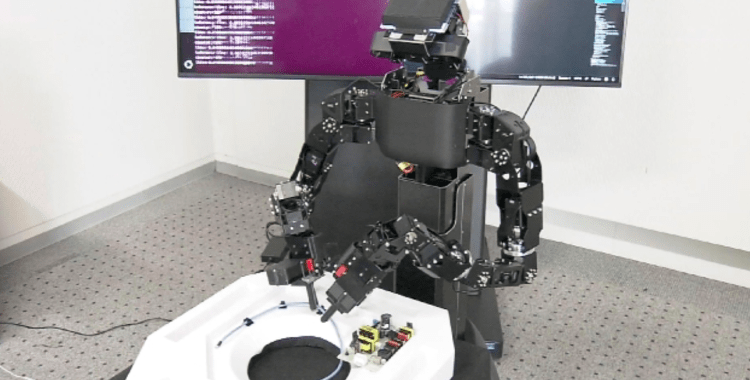 Japão planeja introduzir 10 milhões de robôs com IA até 2040 para enfrentar escassez de mão de obra