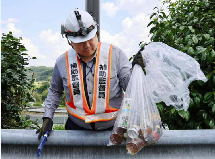 “Garrafas douradas”: Japão enfrenta aumento do descarte ilegal de urina em rodovias